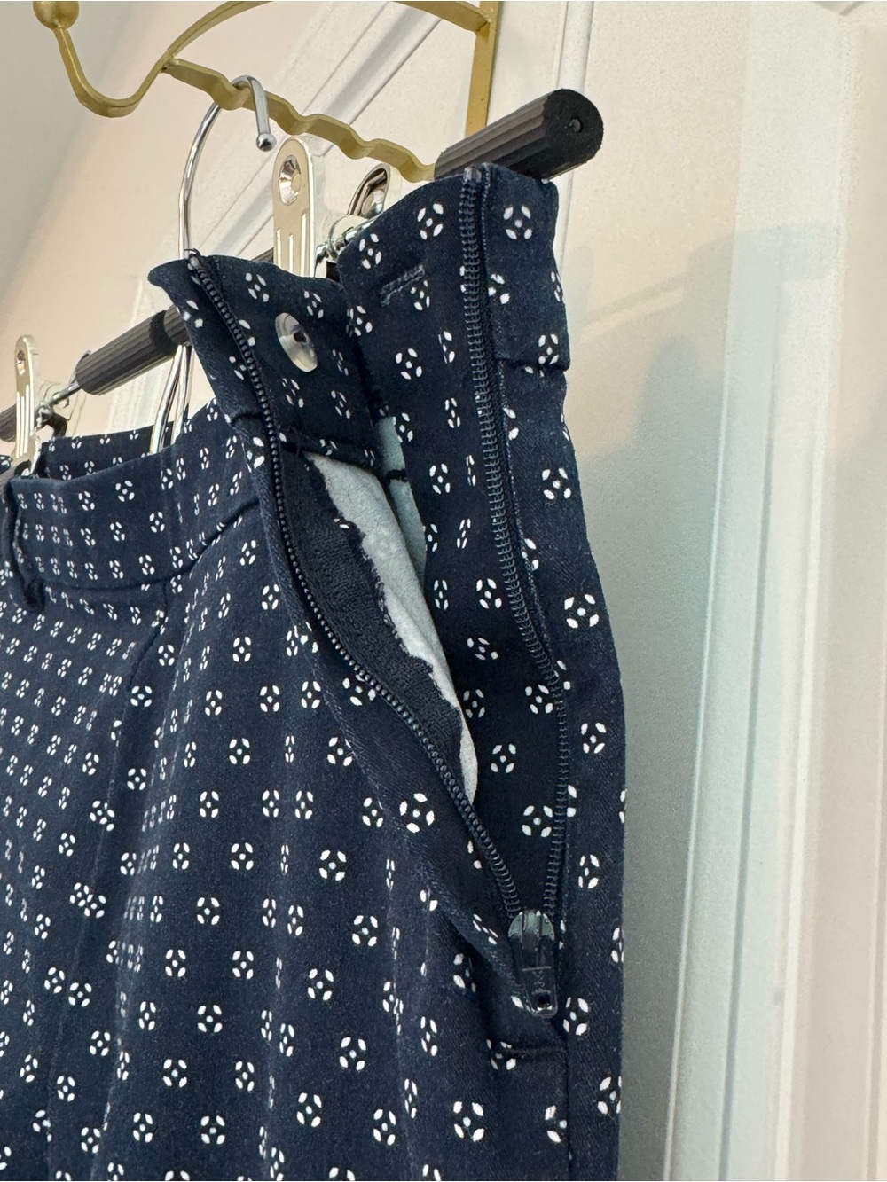 H&M Women’s Navy Slim-Fit Pants, Stretchy, Business Casual - Picture 3 of 6